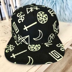 American Horror Story 2016 Glow In The Dark, Snapback Cap, Hat OSFM, New No Tags